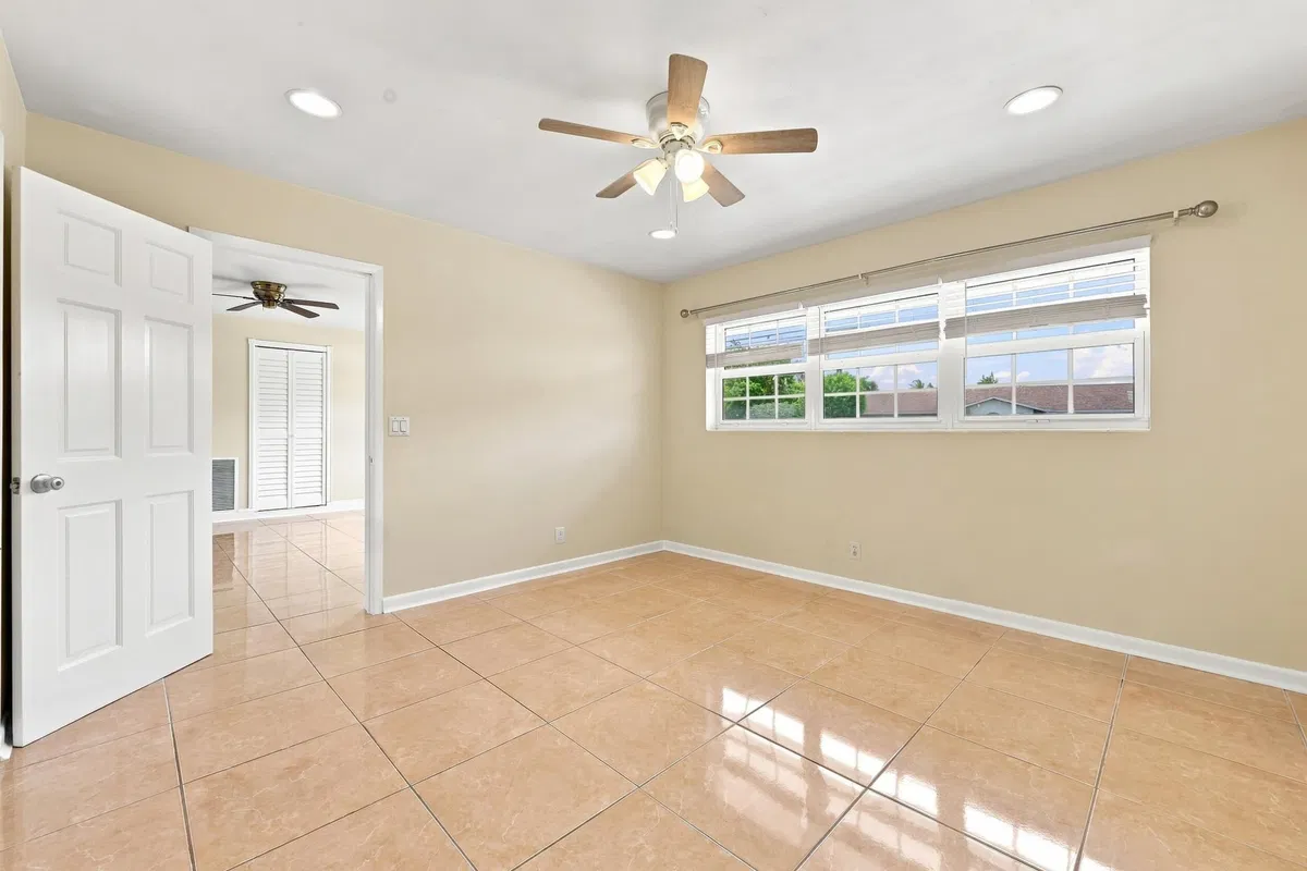 Residence photo 22