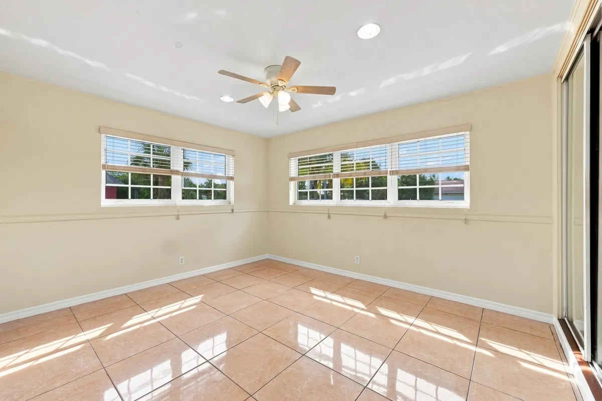 Residence photo 31