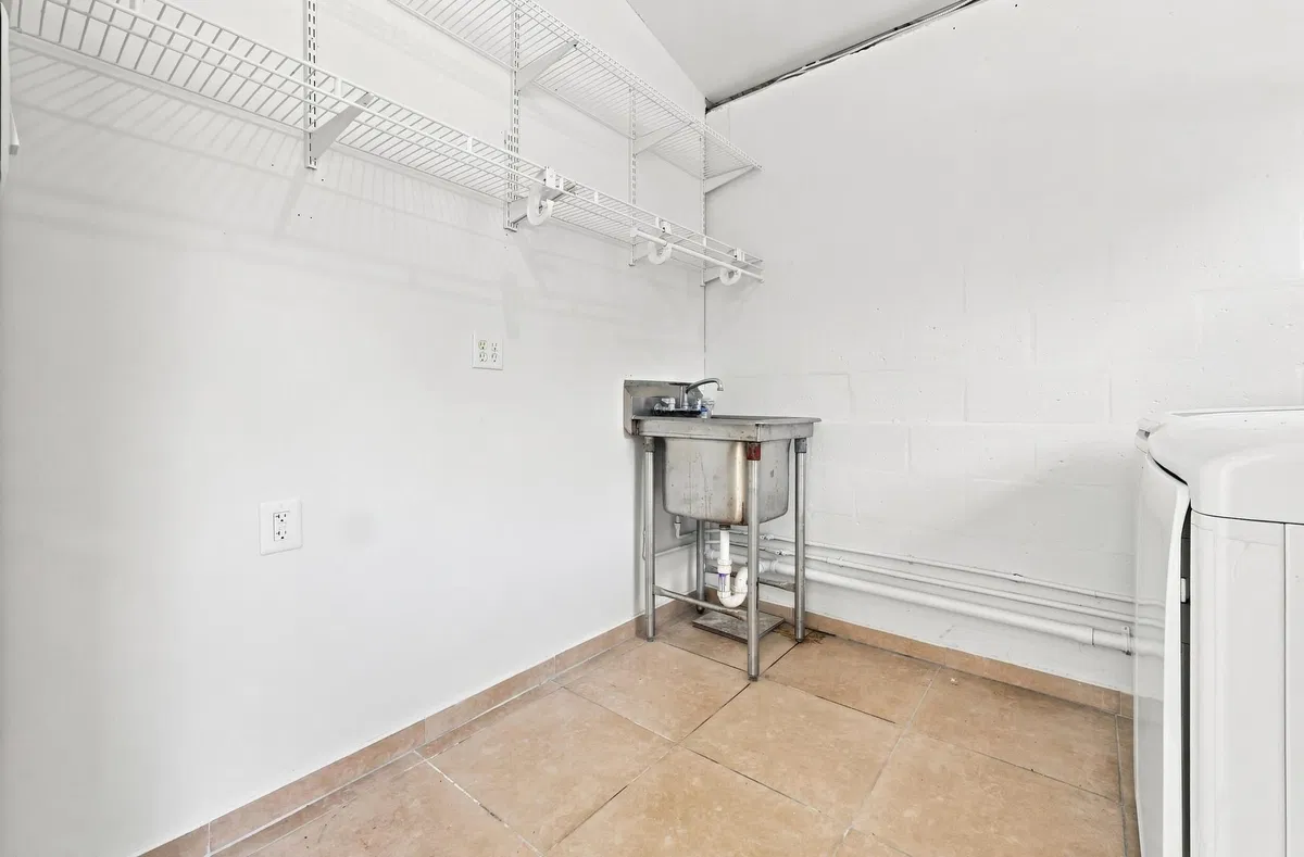 Residence photo 37