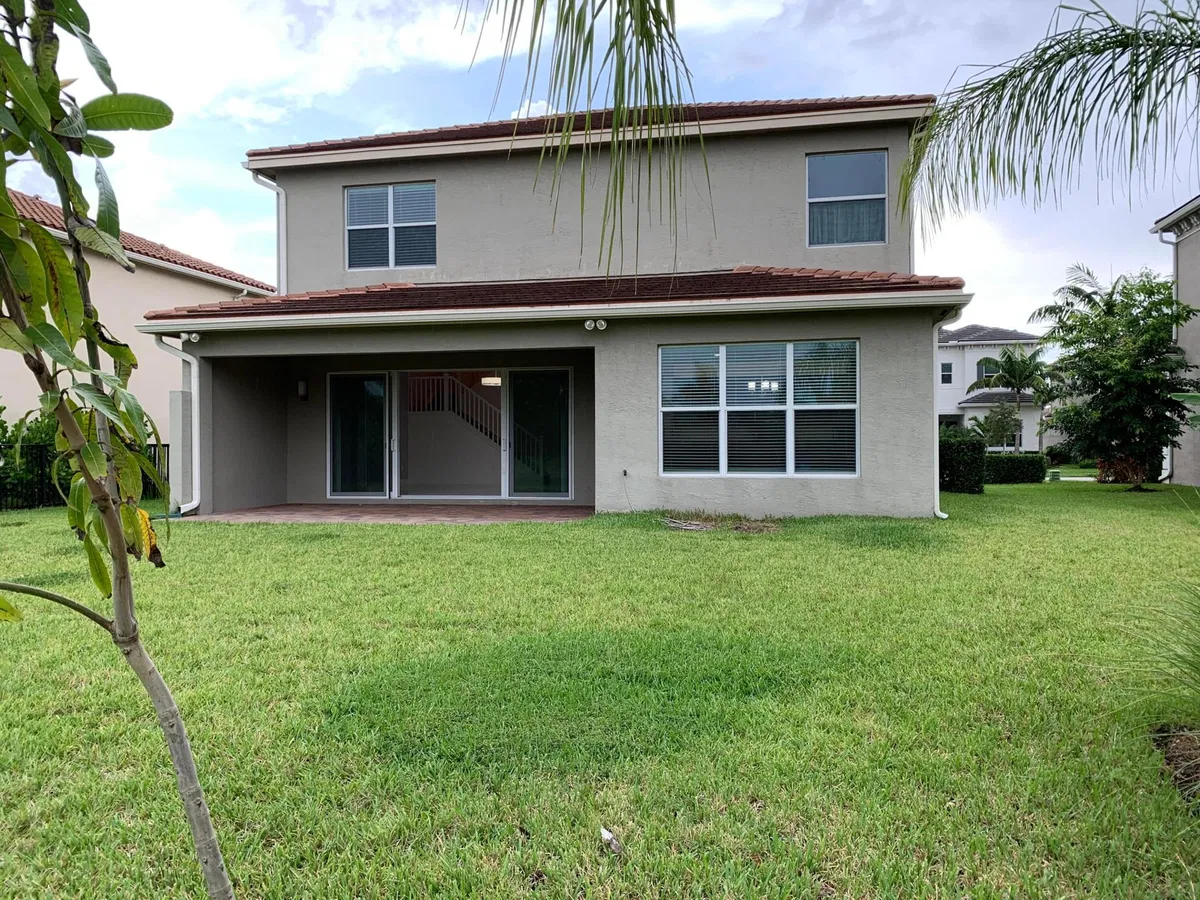Residence photo 25