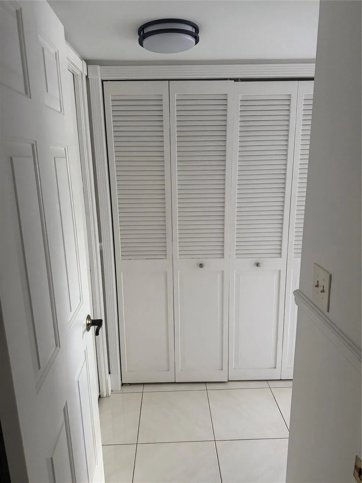 Unit 1040 photo 22