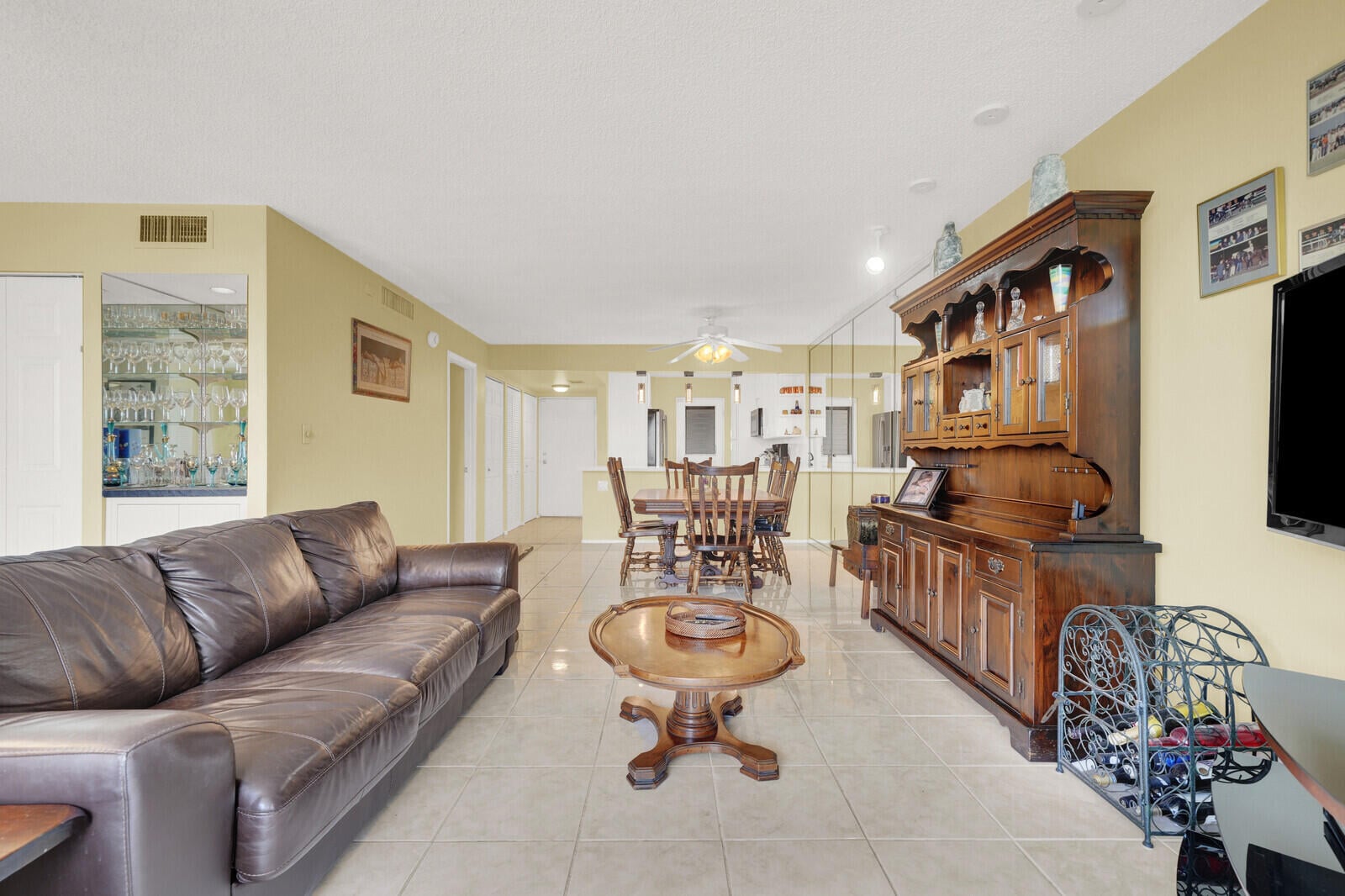 Unit 509 photo 4