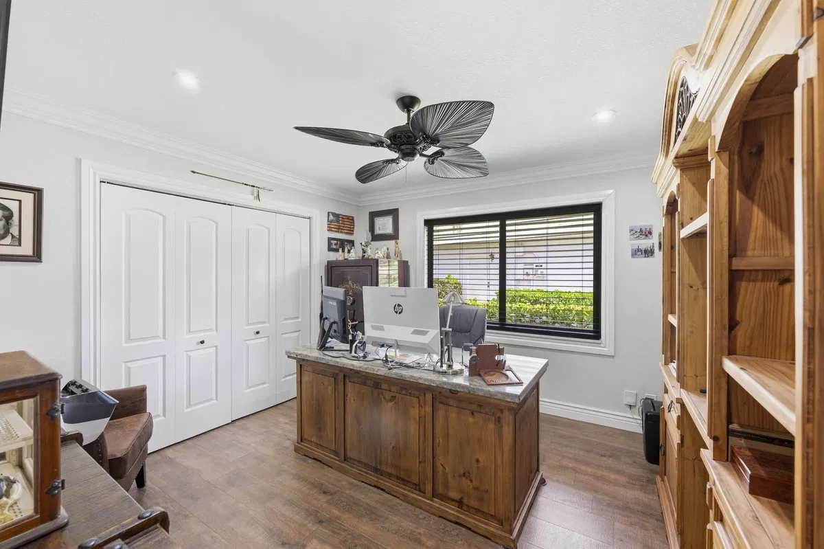 Residence photo 73