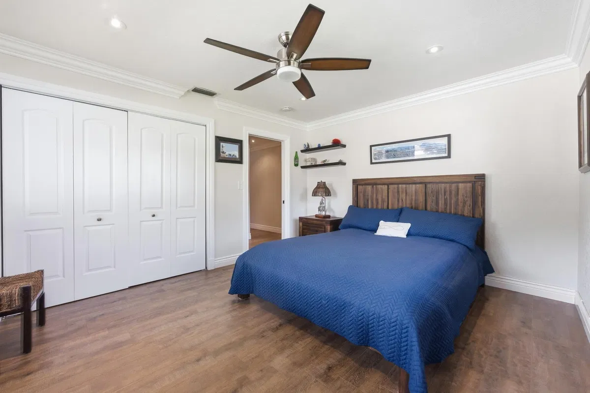 Residence photo 76