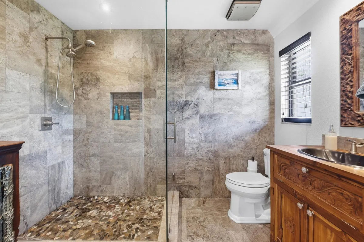 Residence photo 82