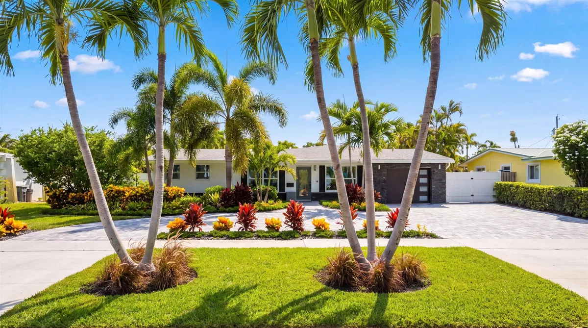 Village of North Palm Beach Residence