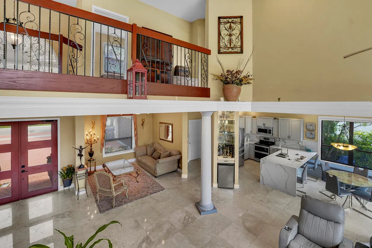 Residence photo 73
