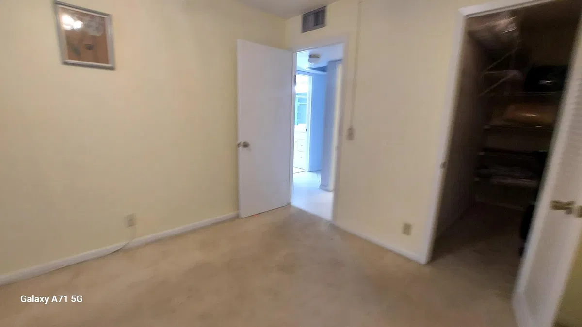 Residence photo 16