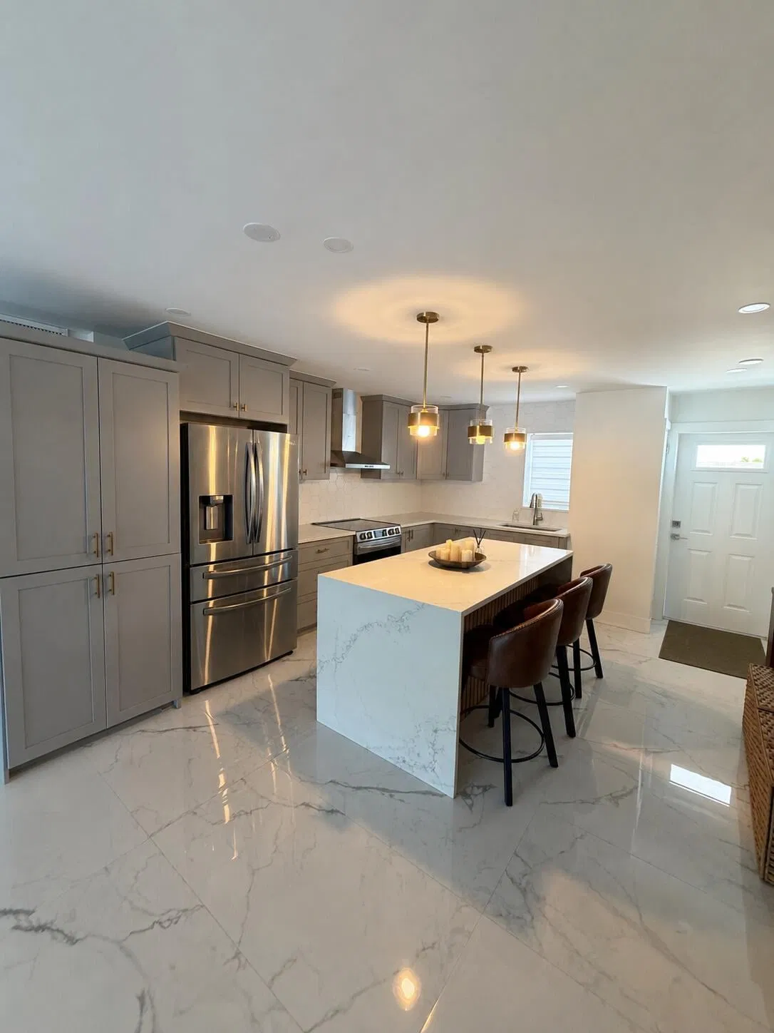 Unit 206 photo 4