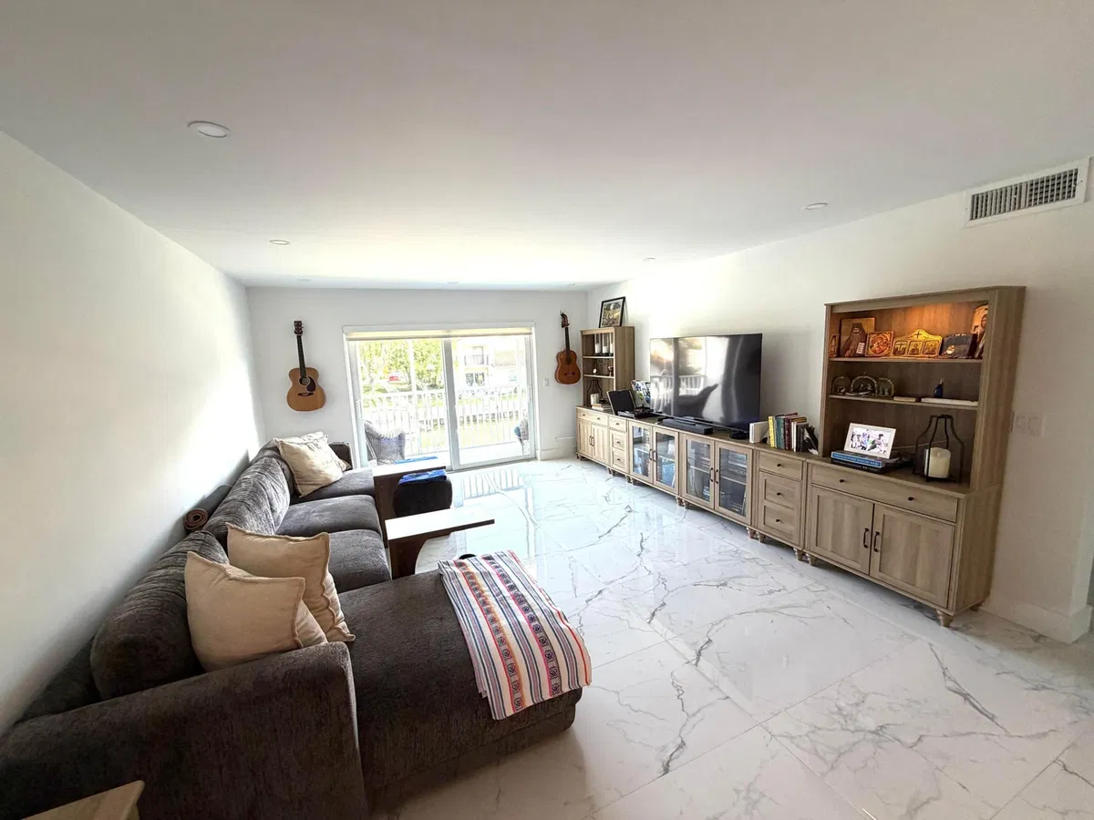 Unit 206 photo 7