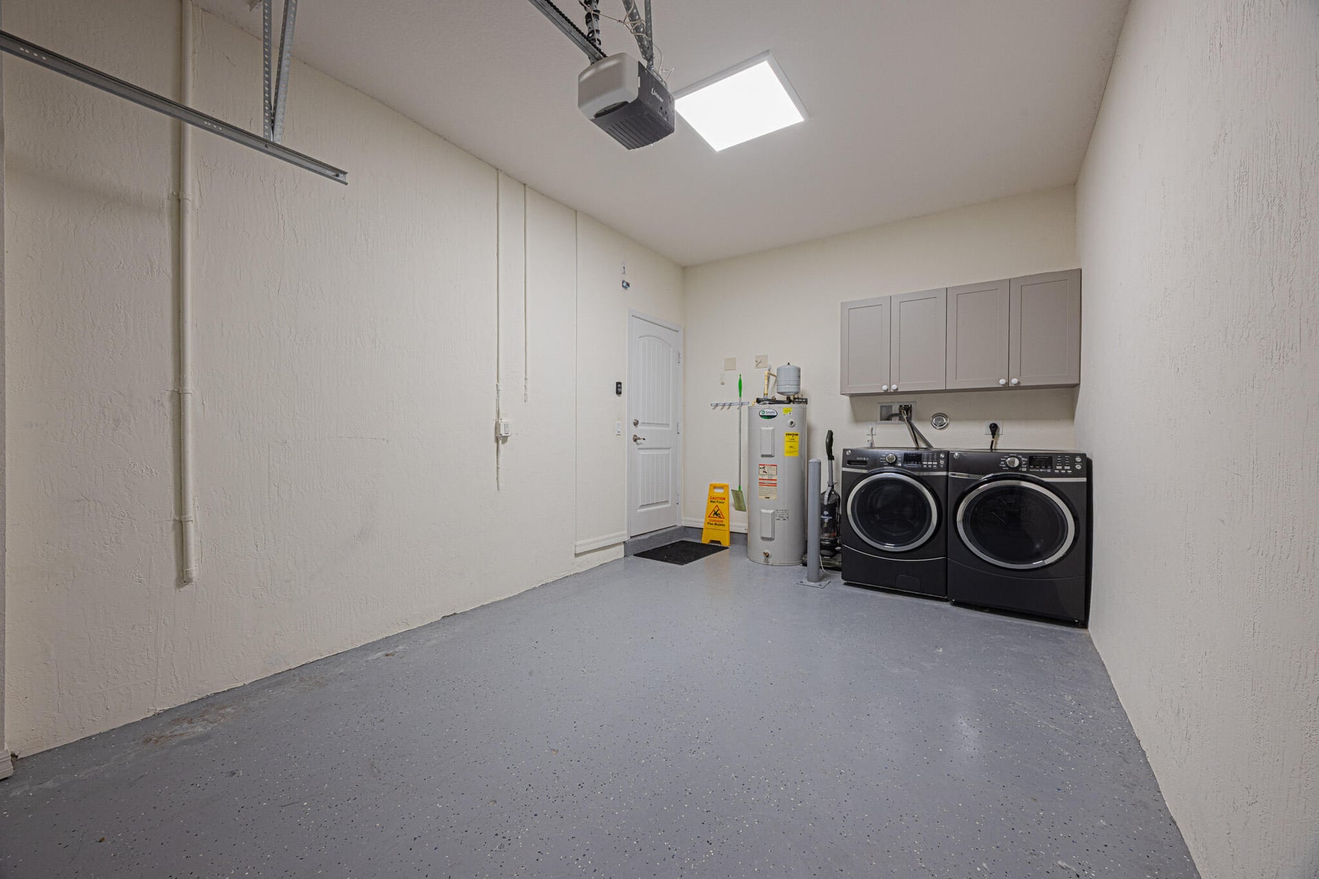 Residence photo 16