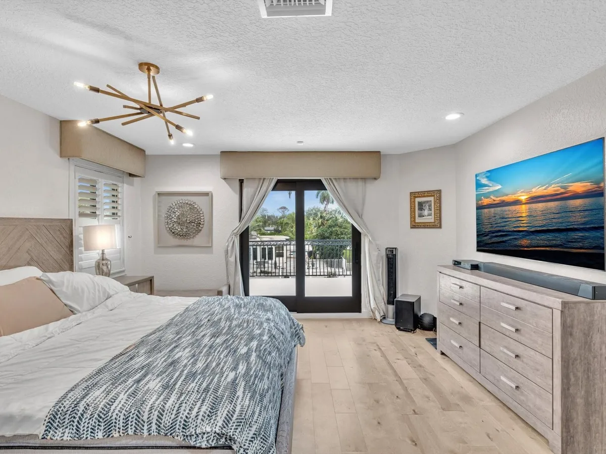 Residence photo 49
