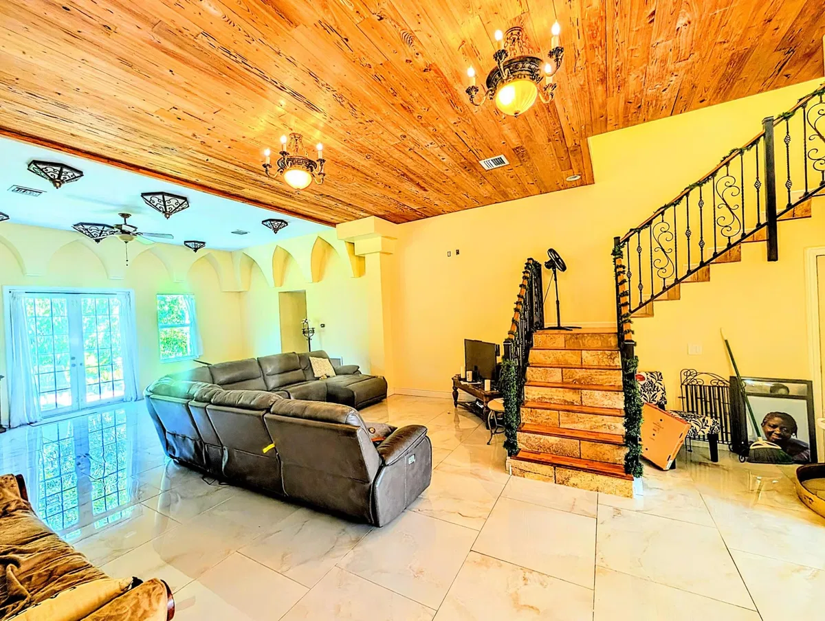  Residence photo 19