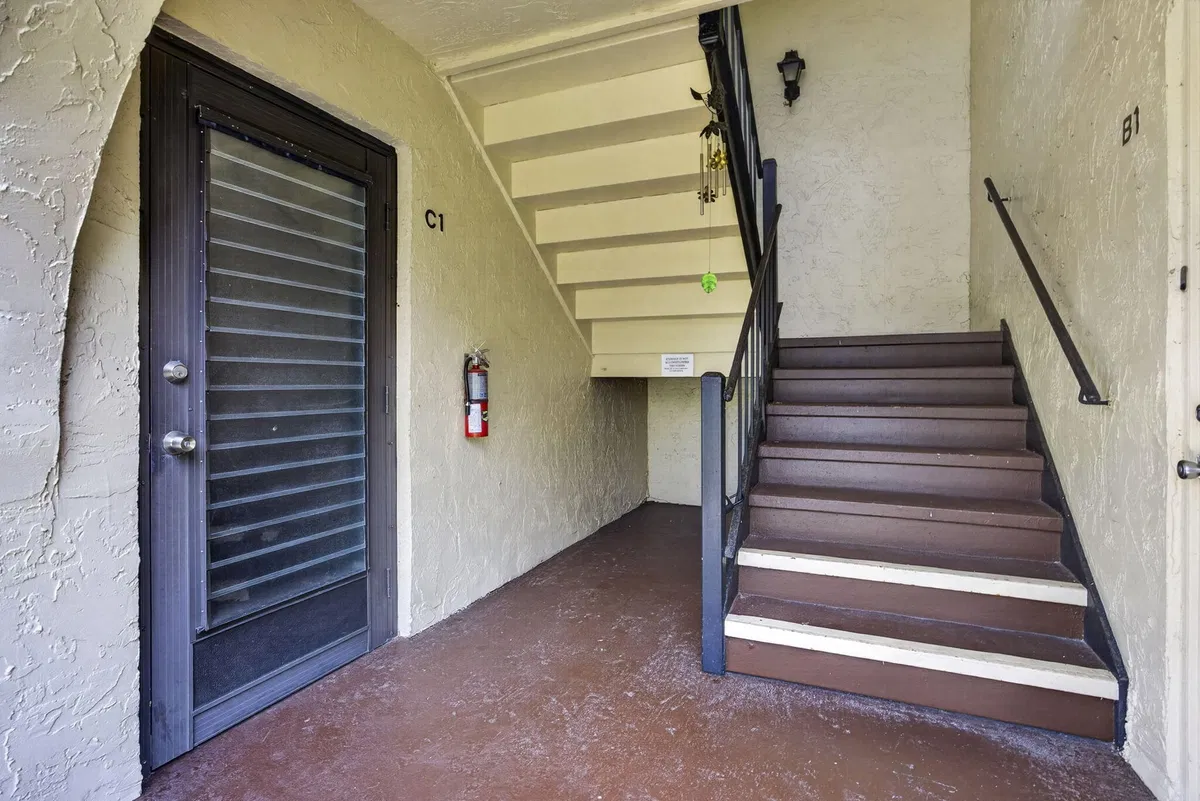 Unit C-1 photo 7