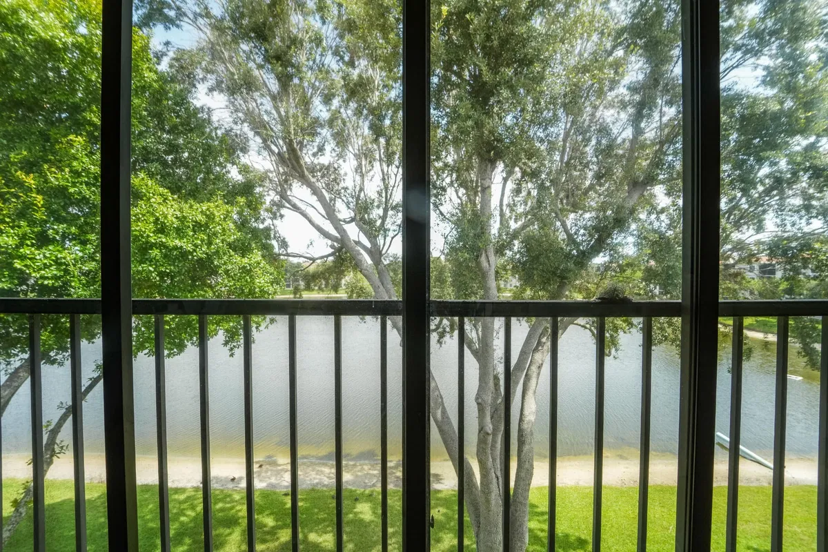  Unit 403 photo 10