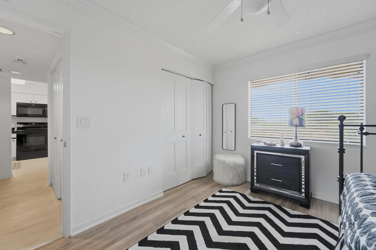  Unit 403 photo 19