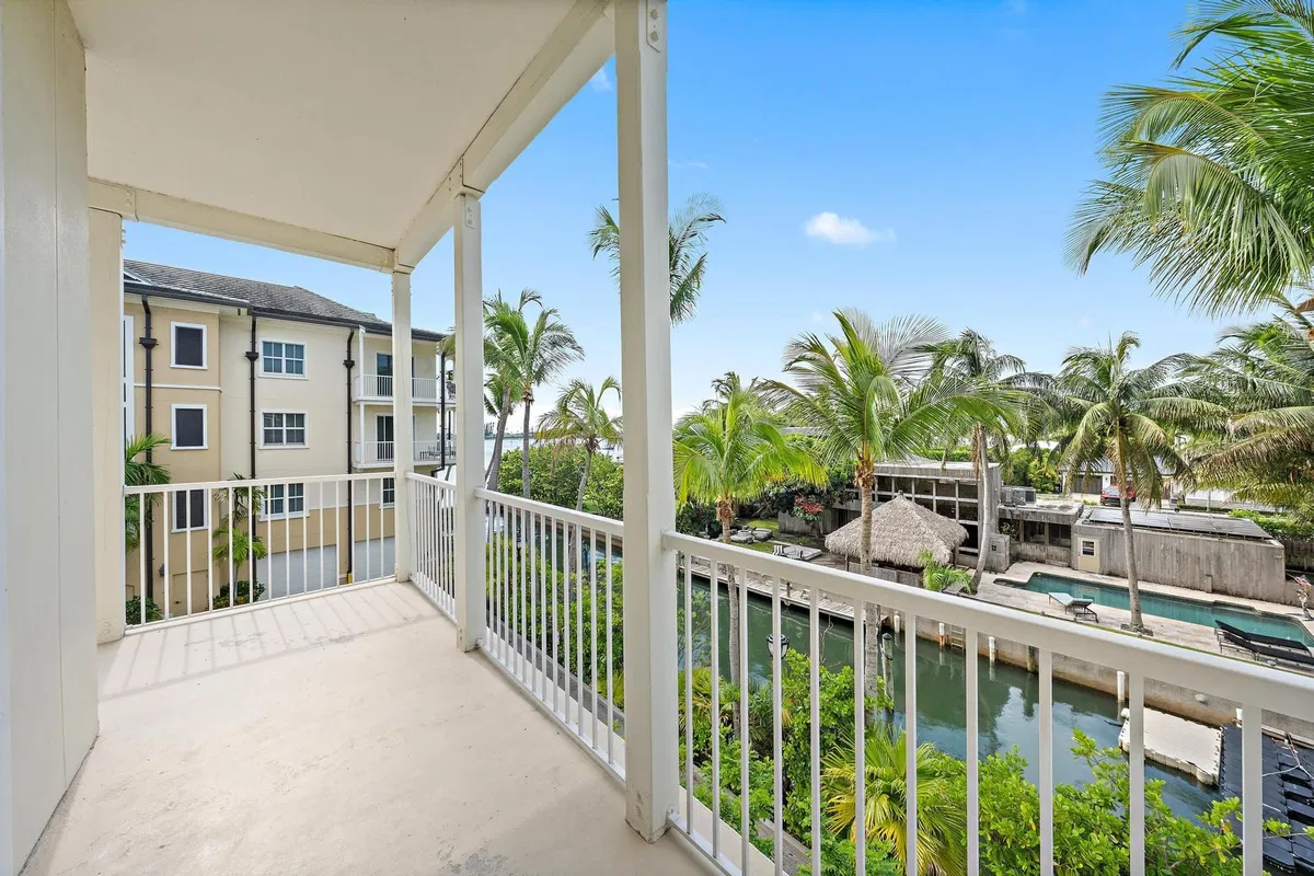 Flagler Landing Unit 301 photo 13