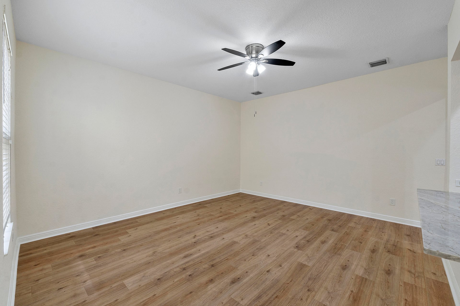 Residence photo 16