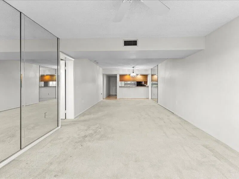 Unit 406 photo 13