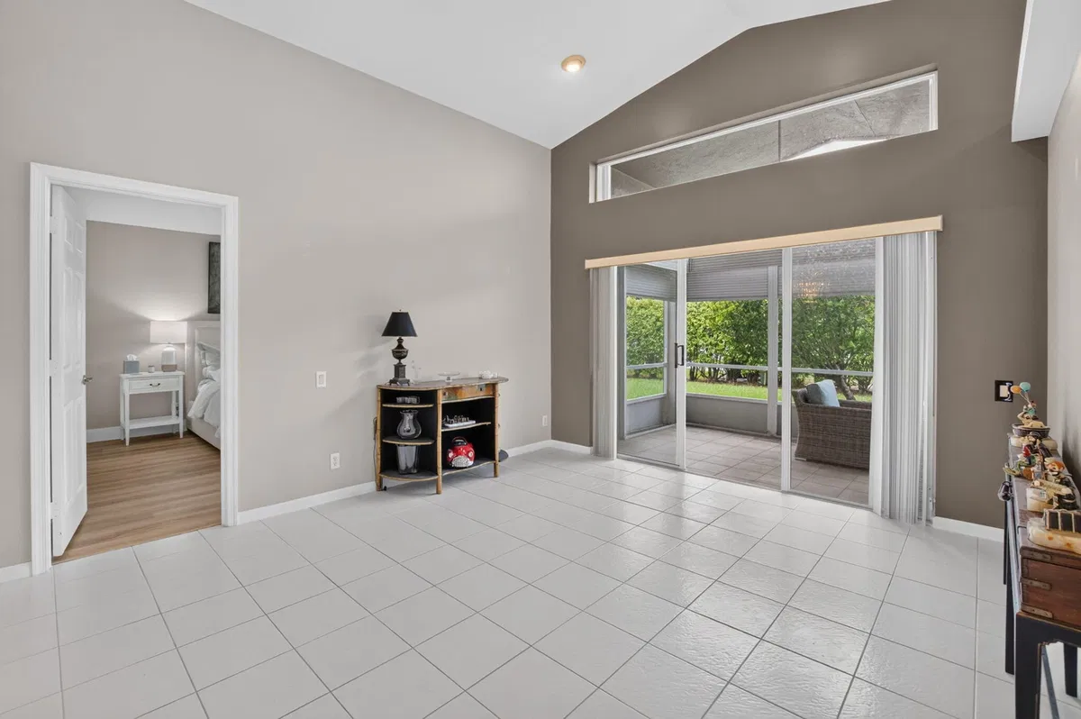 Residence photo 10