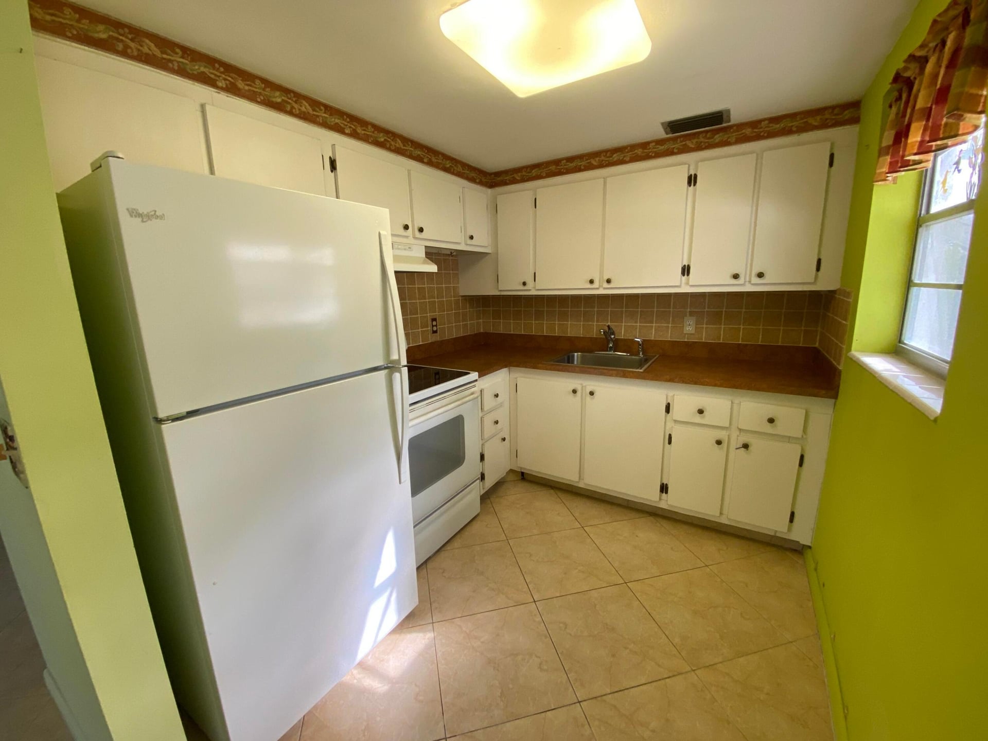 Unit 95 photo 13