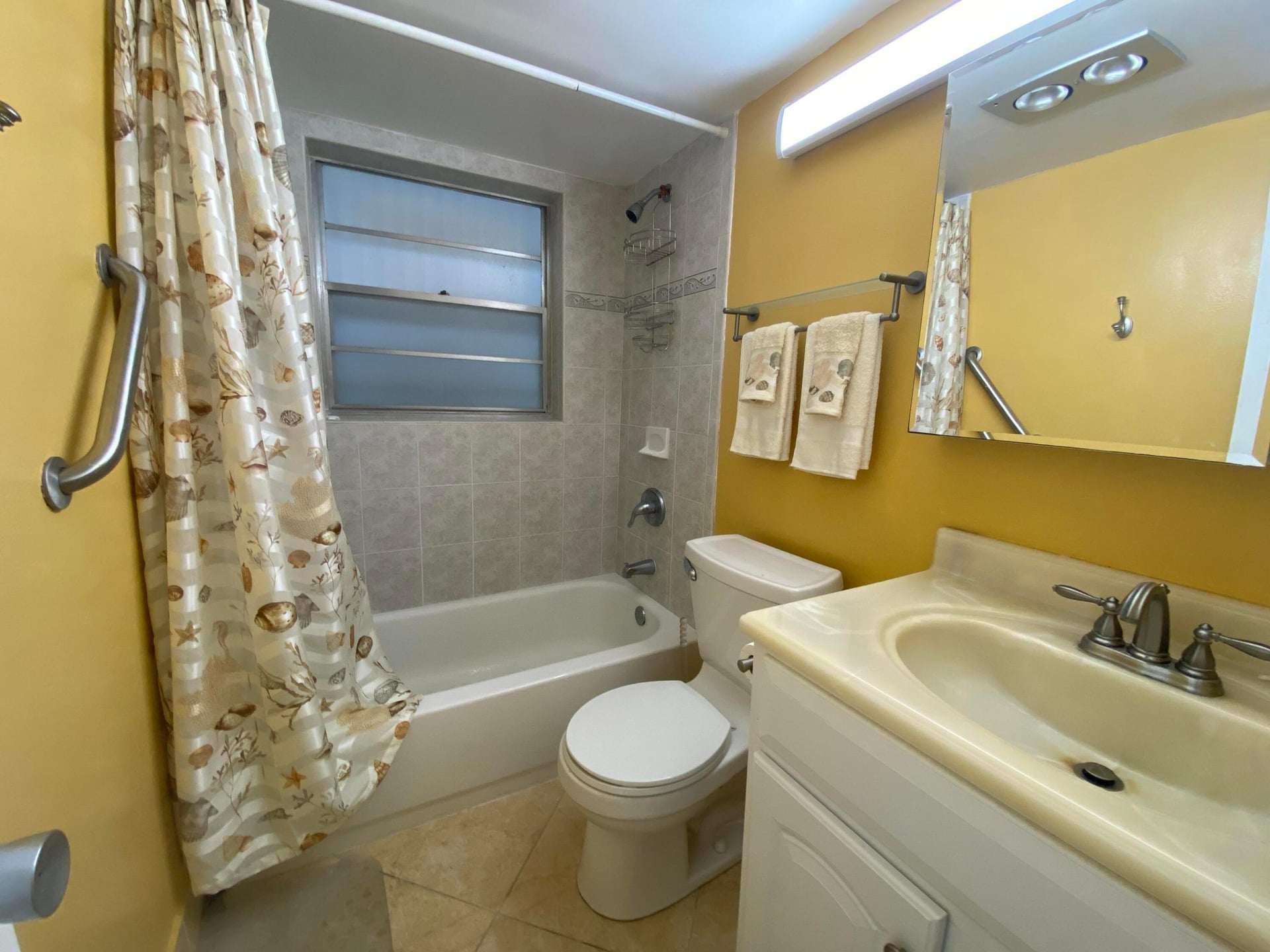 Unit 95 photo 22