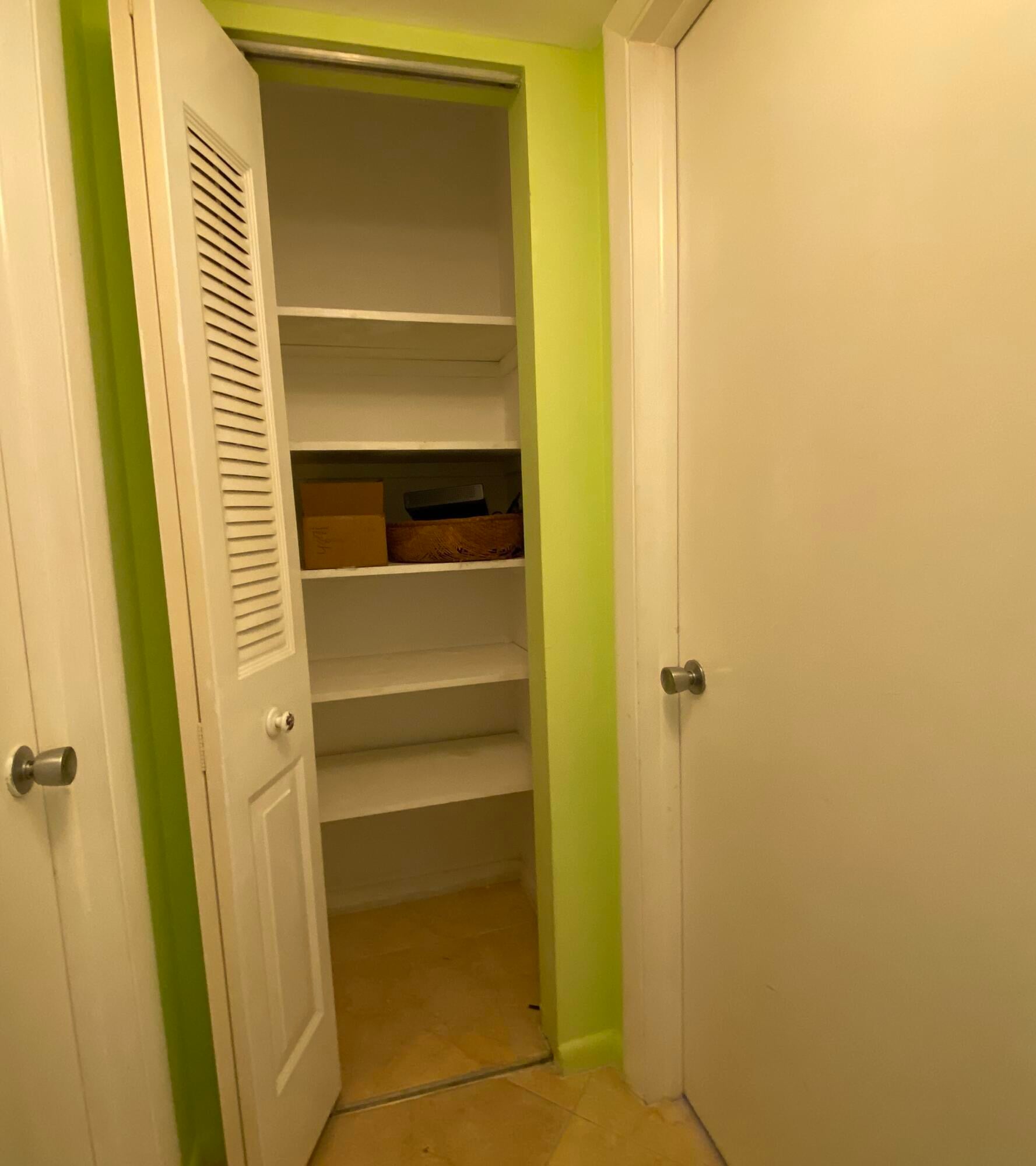 Unit 95 photo 34