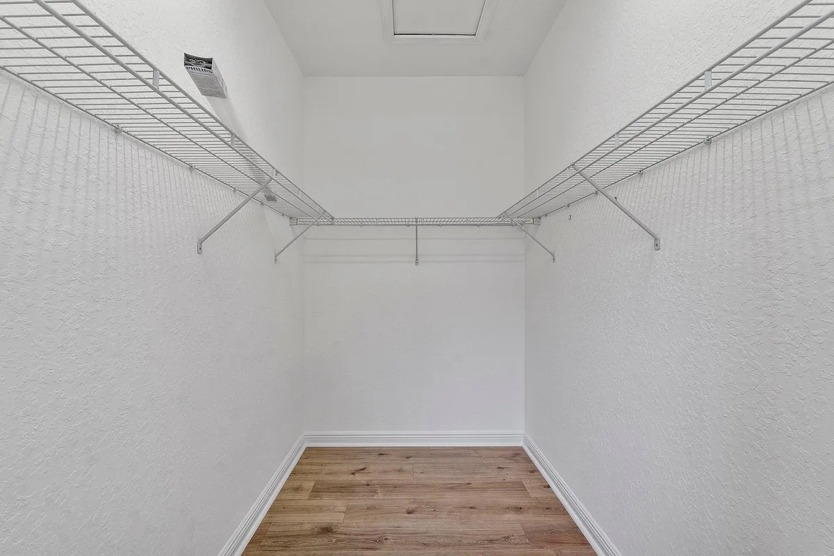 Residence photo 19