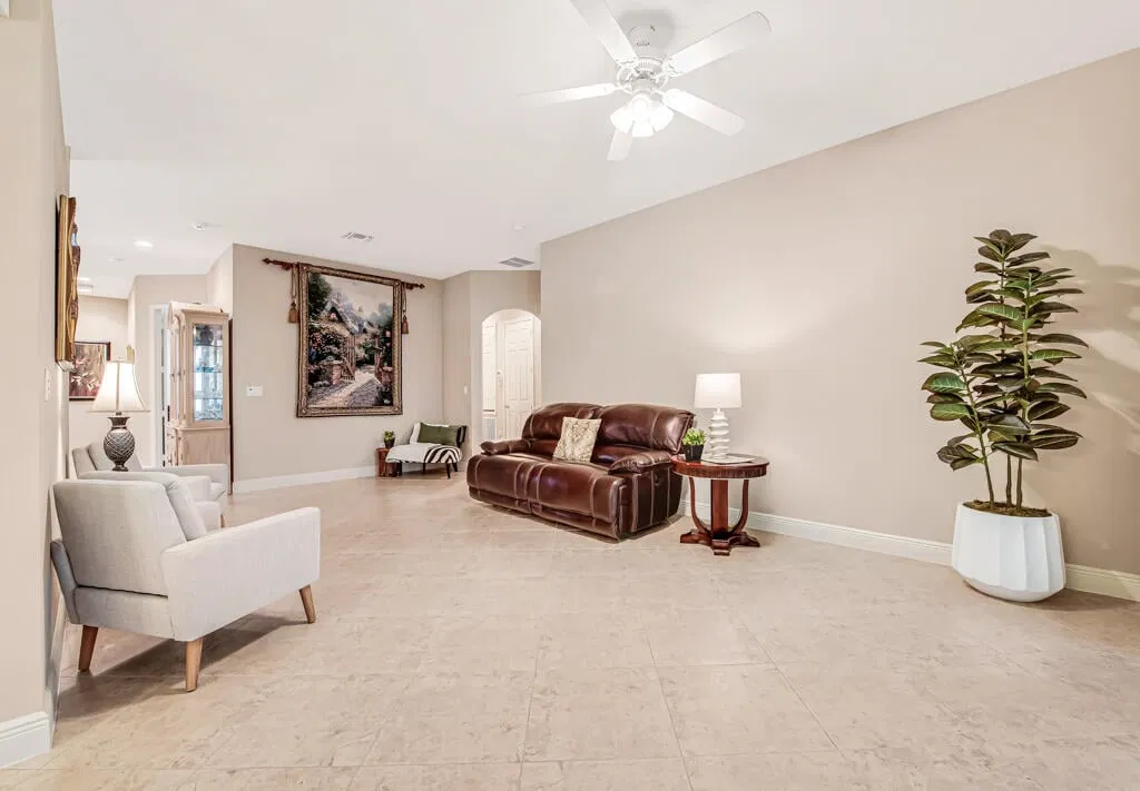 Unit 203 photo 16
