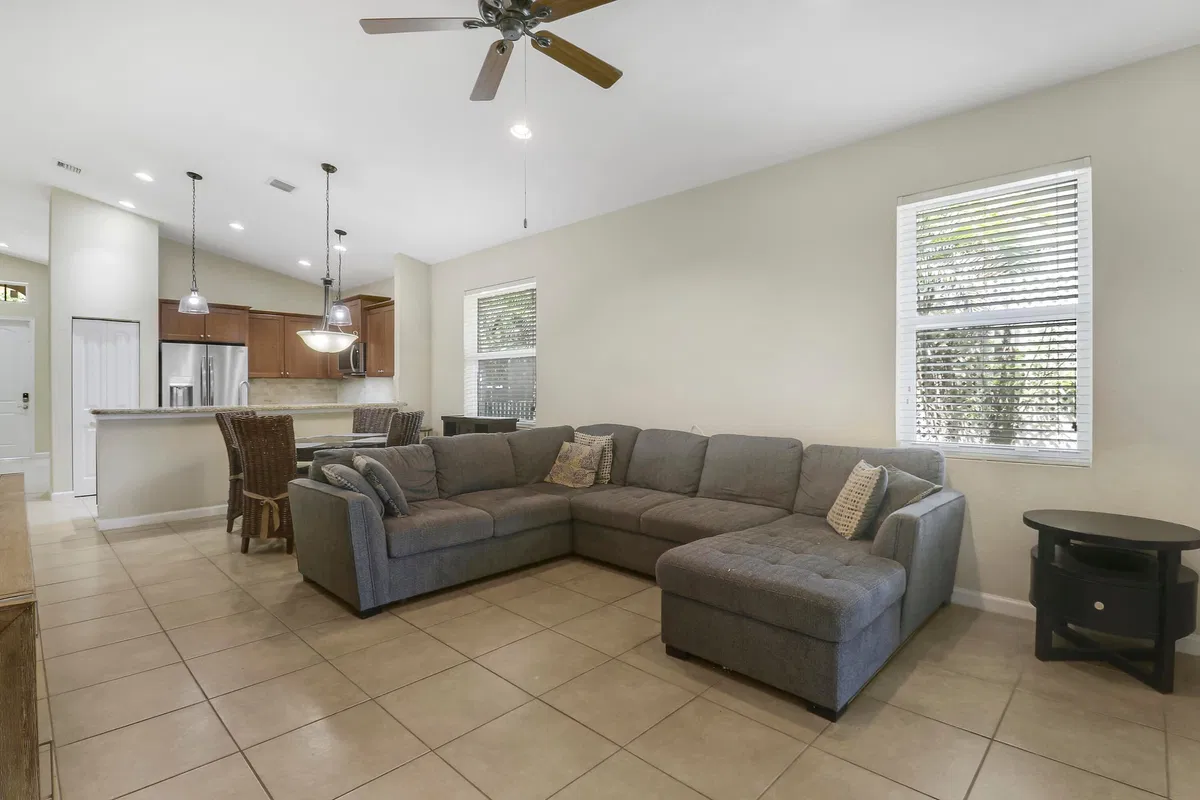 Residence photo 16