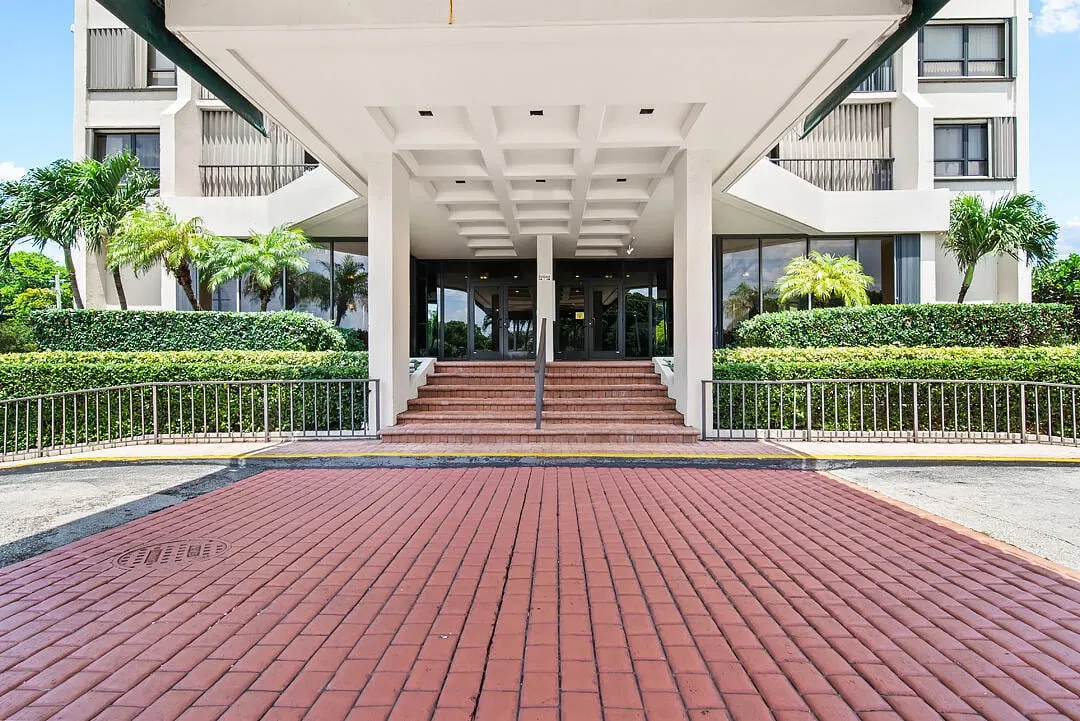 Palm Beach House Unit 2202
