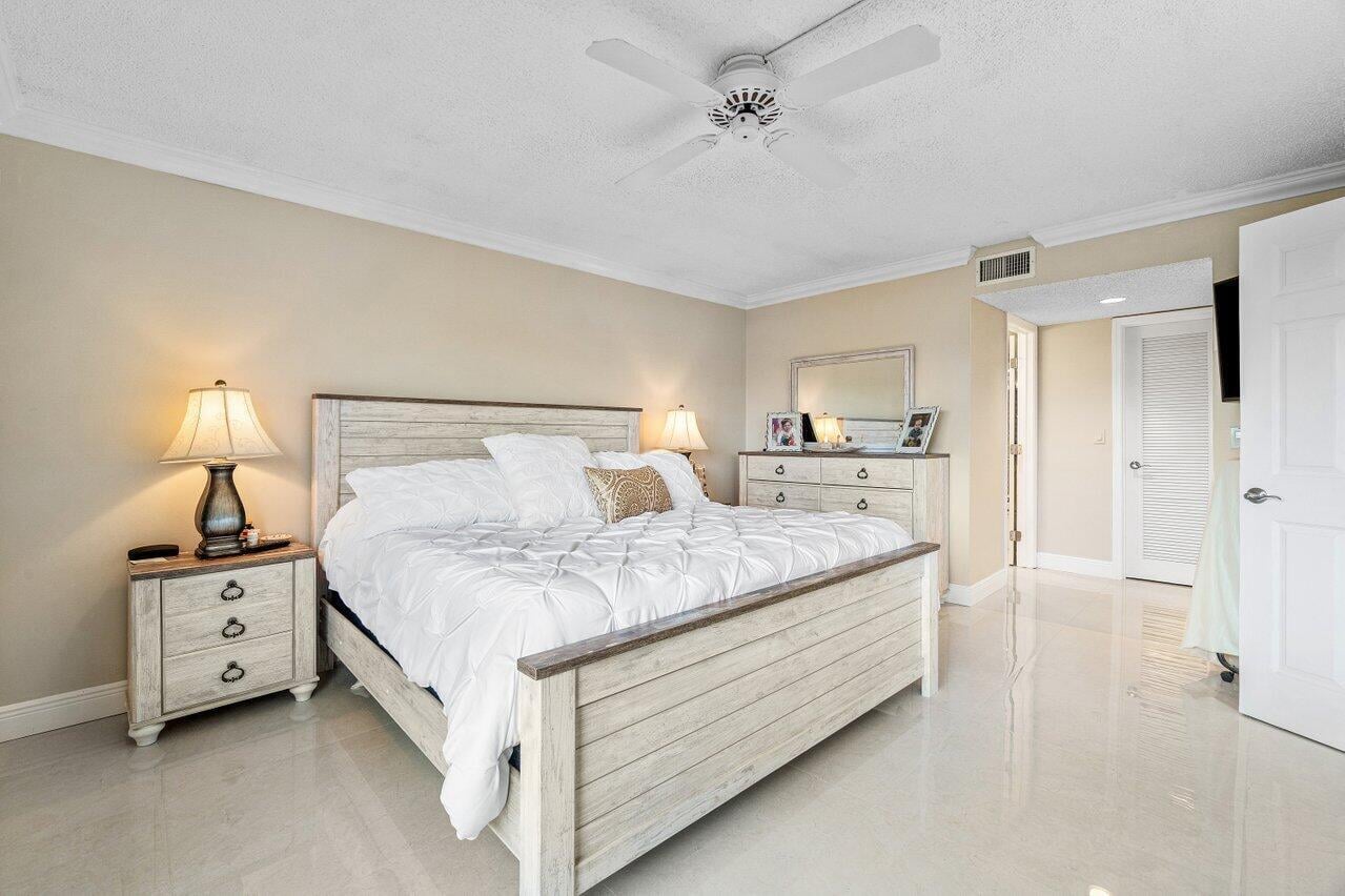 Unit 103 photo 19