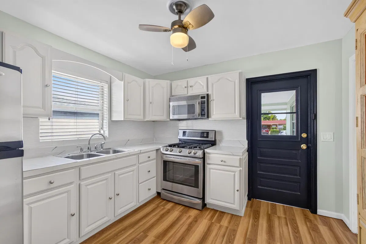 Residence photo 16