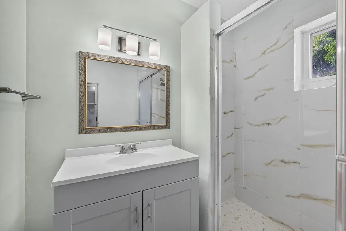 Residence photo 25
