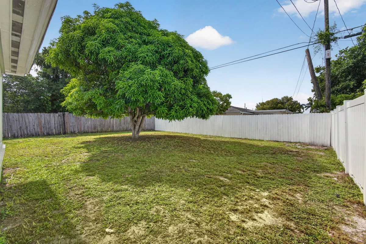 Residence photo 31