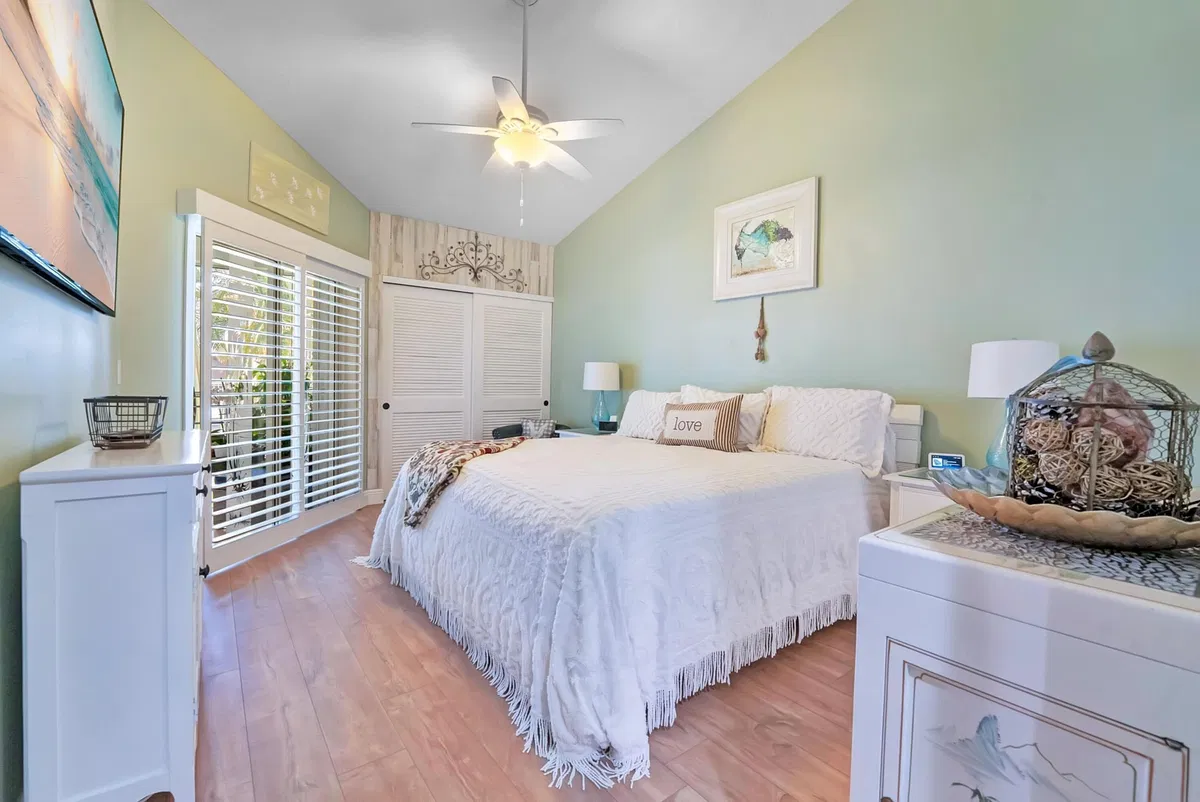 Residence photo 16