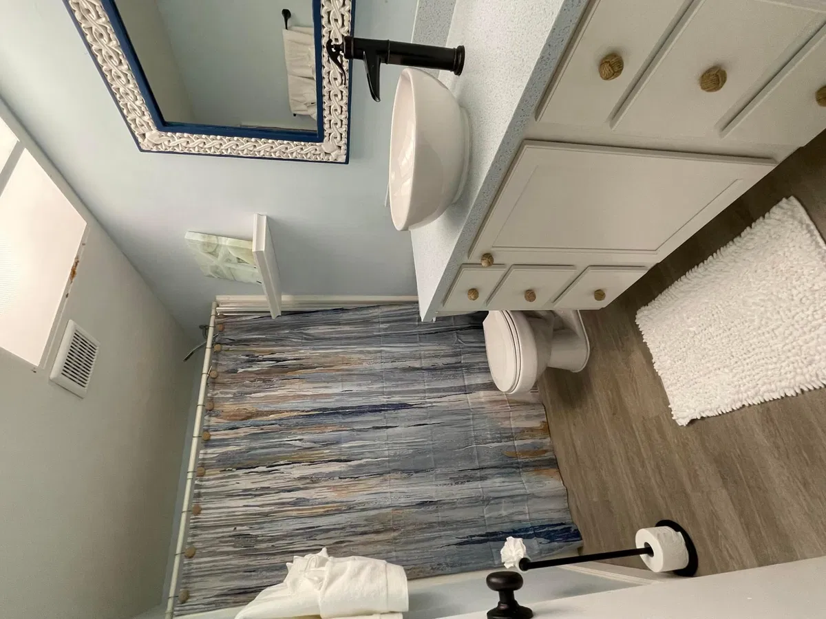 Unit E3 photo 22