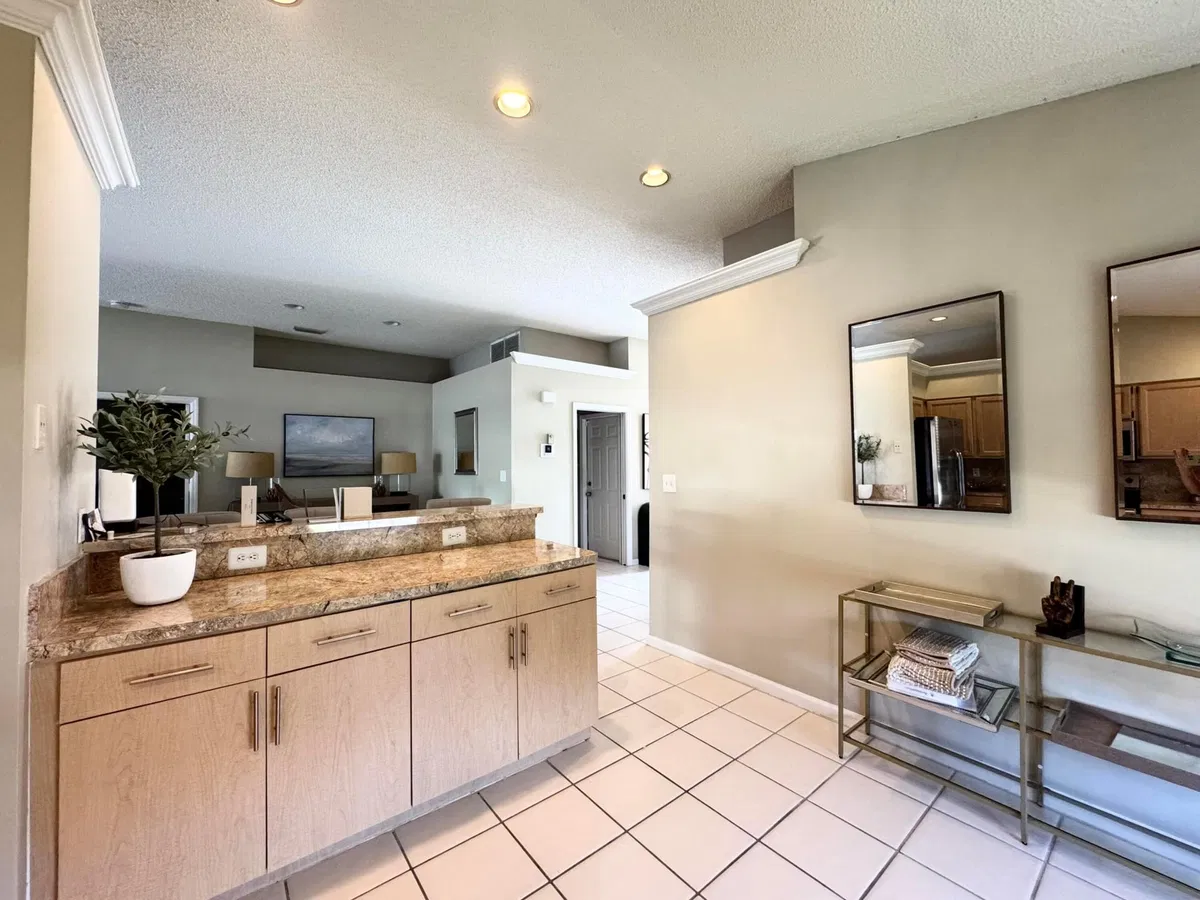 Residence photo 4