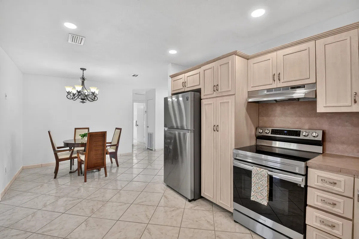 Residence photo 10