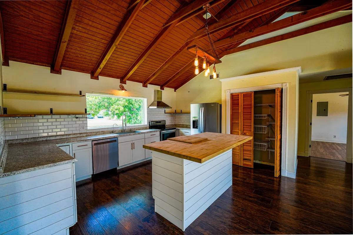Residence photo 4