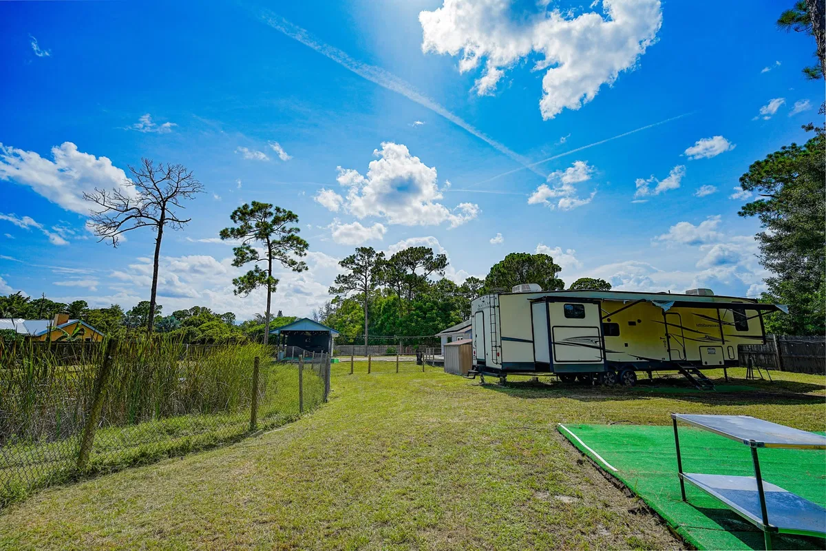 Residence photo 22