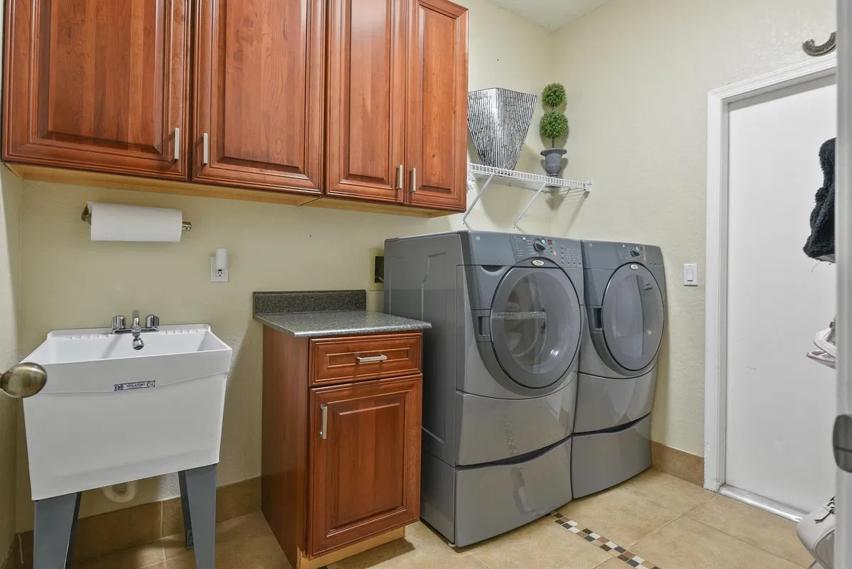  Residence photo 28