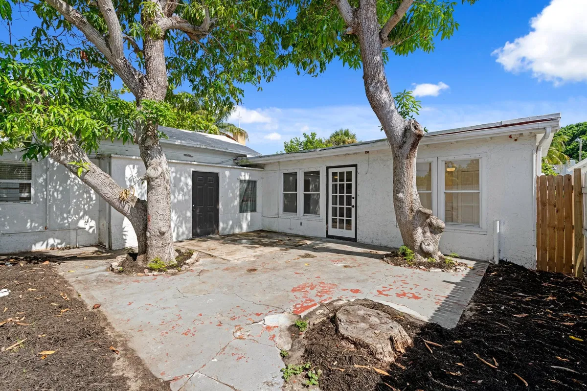 Old Northwood Residence photo 25