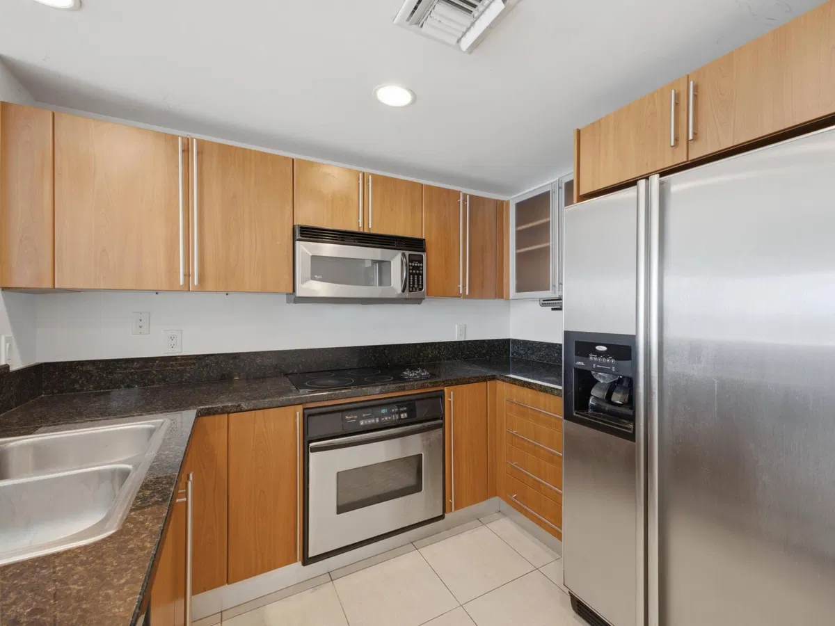 610 Clematis Unit 804 photo 10