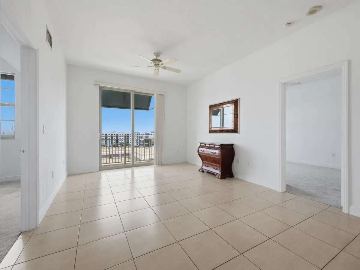 610 Clematis Unit 804 photo 16
