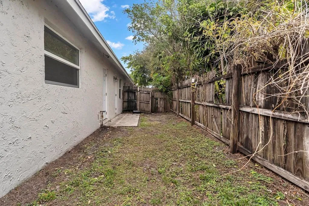 Downtown West Palm Beach Unit B photo 19