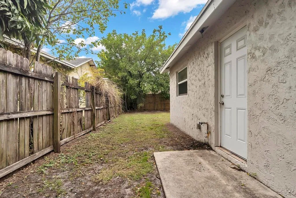 Downtown West Palm Beach Unit B photo 22