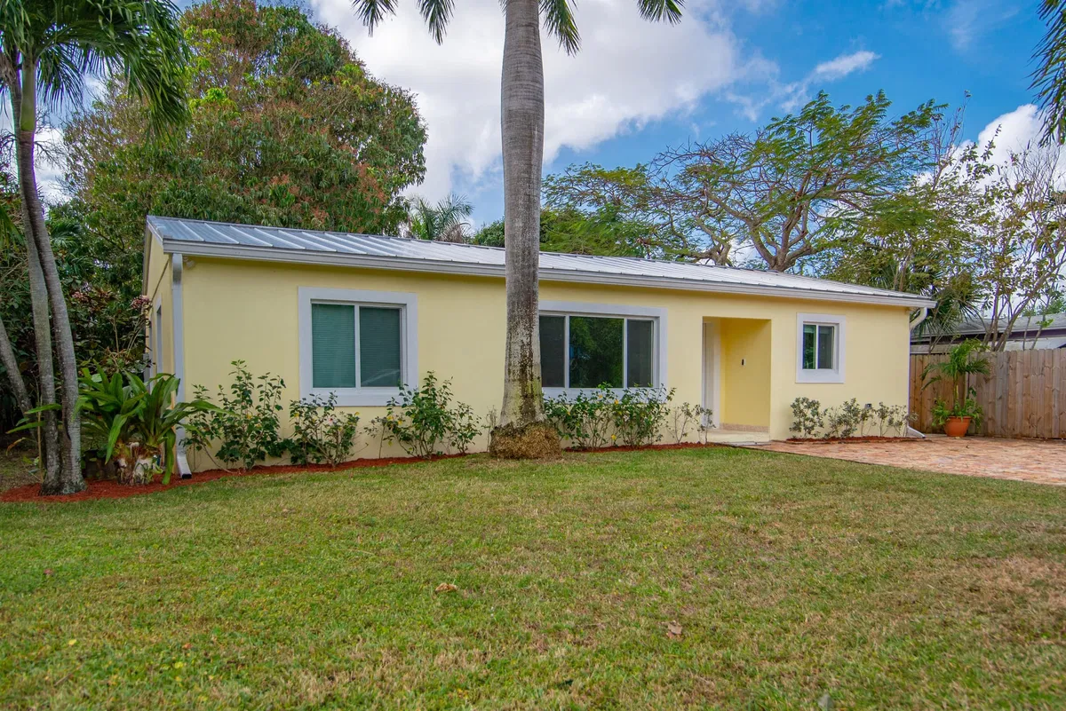 SoSo West Palm Beach Residence