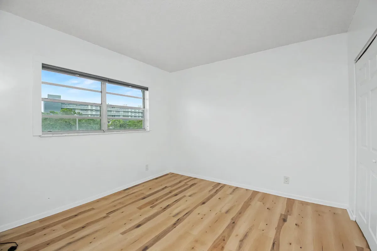Unit 3140 photo 16
