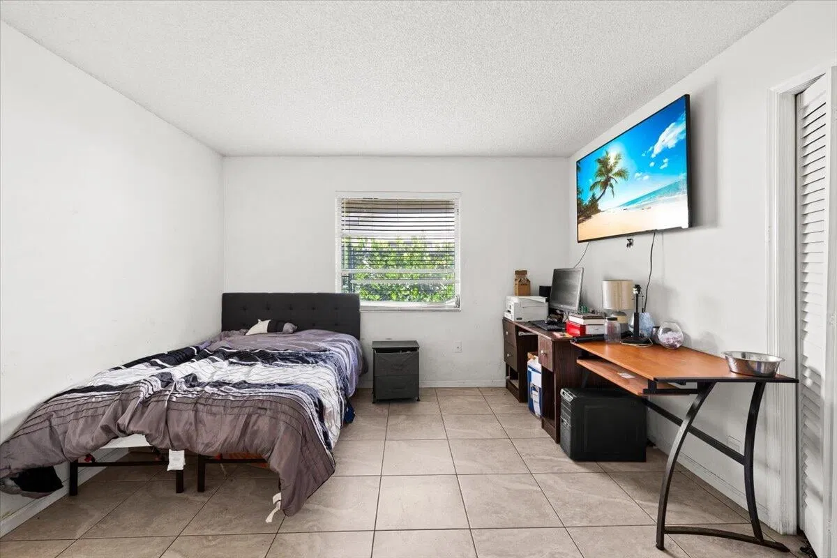 Residence photo 16